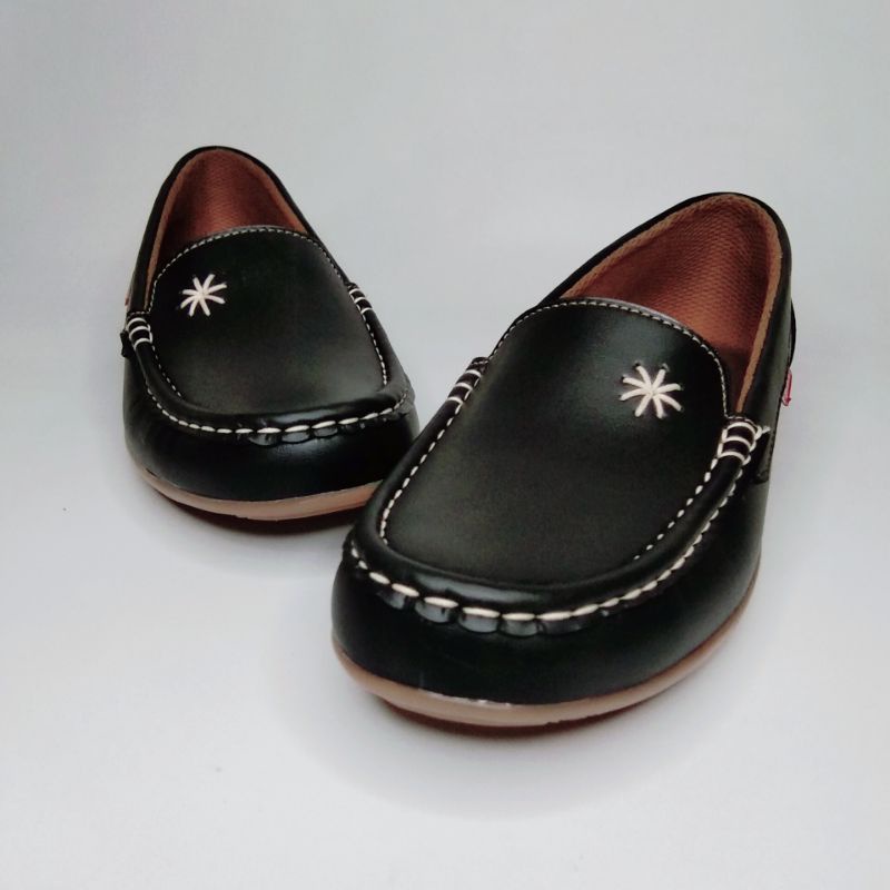 Sepatu Loafers Simple dan Casual (Clara 01)