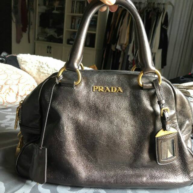Preloved tas prada authentic