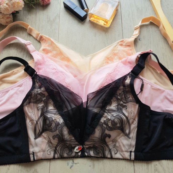 MAORI (M17) Bra Tipis tanpa busa dan tanpa kawat / utrathin bra / bra penekan lemak