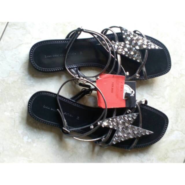 Sepatu sandal zara