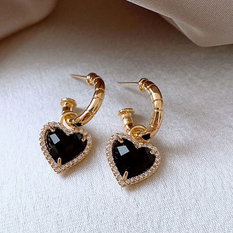 Anting Bentuk Hati Warna Hitam Gaya retro