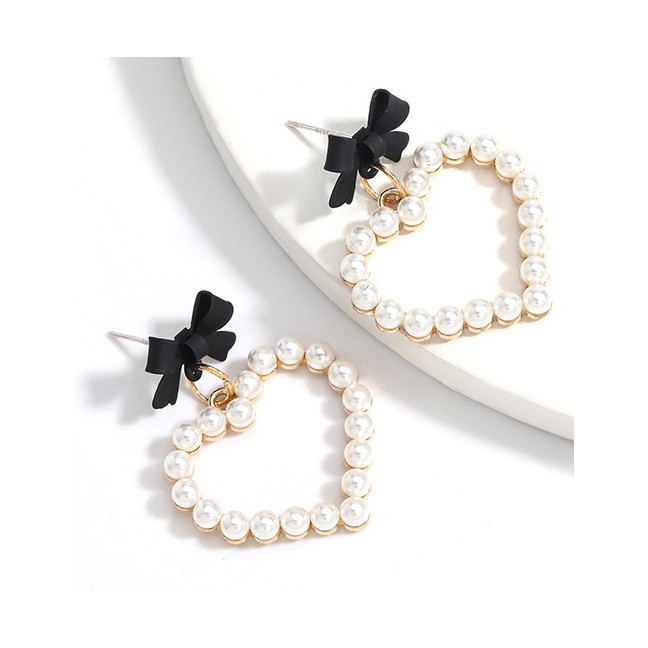 LRC Anting Tusuk Fashion Alloy Painted Bow Love Imitation Pearl Earrings P09252