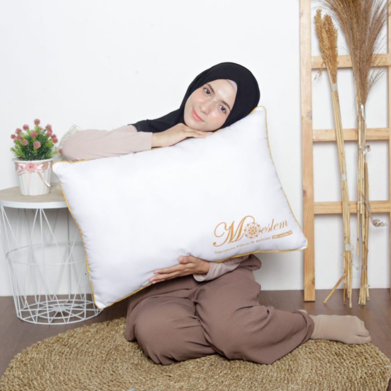 Moeslem Bantal Bulu Angsa Sintetis Uk 45x65 1000 Gram [ 1Kg ]