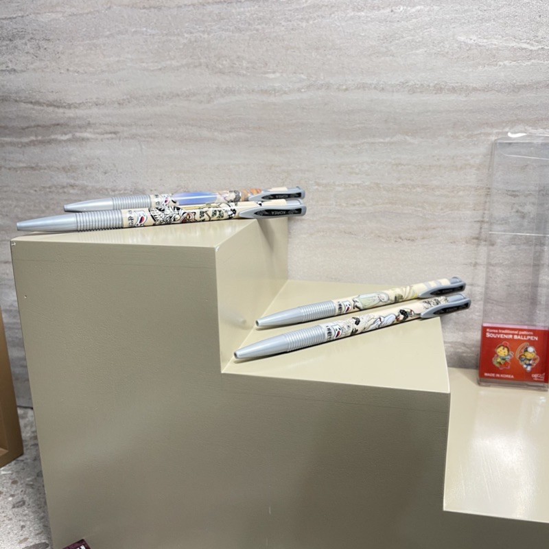 Pulpen Souvenir Korea Selatan isi 4