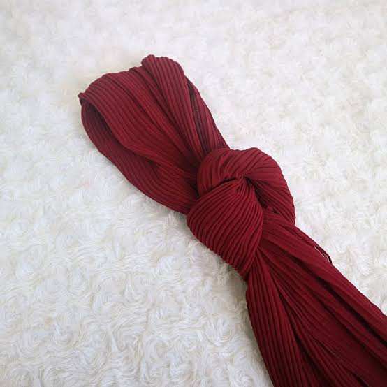 CRIMELDA PASHMINA PLISKET FULL 175x75 DIAMOND CREP HIJAB FASHION MUSLIM-MAROON P.PLISKT