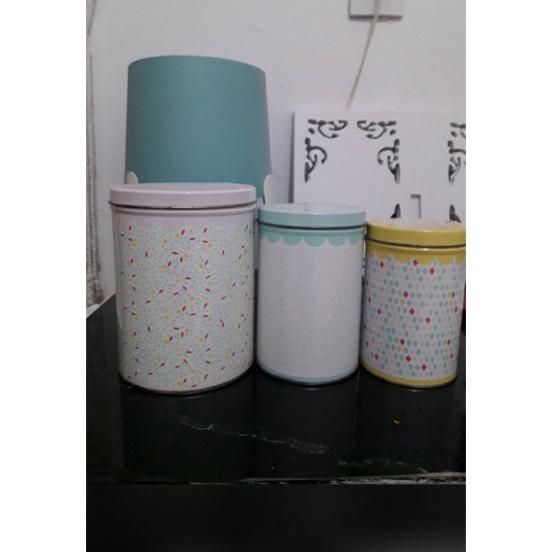 ikea uddig kaleng 2 set dan nakas