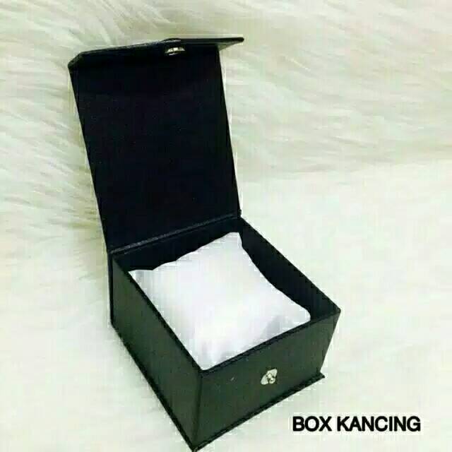 Box Kancing Jam Tangan Wanita Pria Kecil Sedang Couple Rantai Magnet Kulit Bisa juga Untuk Kalung dan Gelang Cod porogapit.id