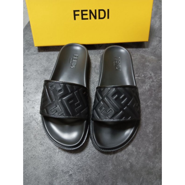 sandal slop.pria.fendi