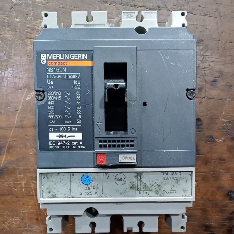 MCCB / Breaker Merlin Gerin Compact NS 160N / 125 Ampere / Seccond