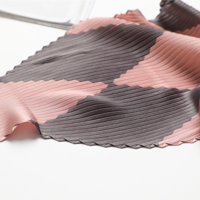 &quot;Ran&quot; 70x70 cm Pleated Pleats Diagonal Scarf, Scarf Leher, Scarf Tas, High Grade Silk Immitation