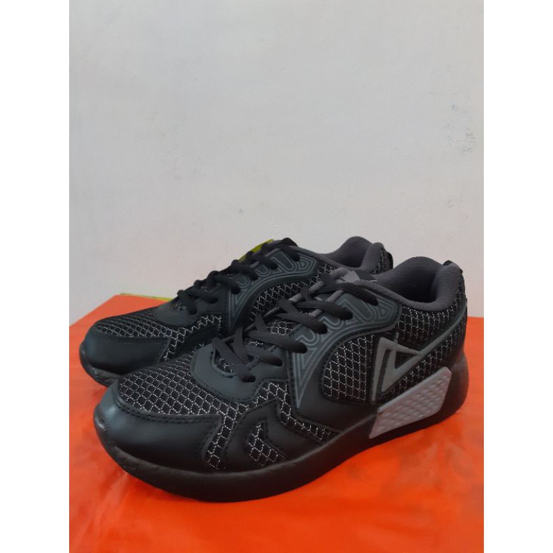 sneakers tali sepatu hitam putih cowo cewe / sepatu pria wanita - sakila jaya