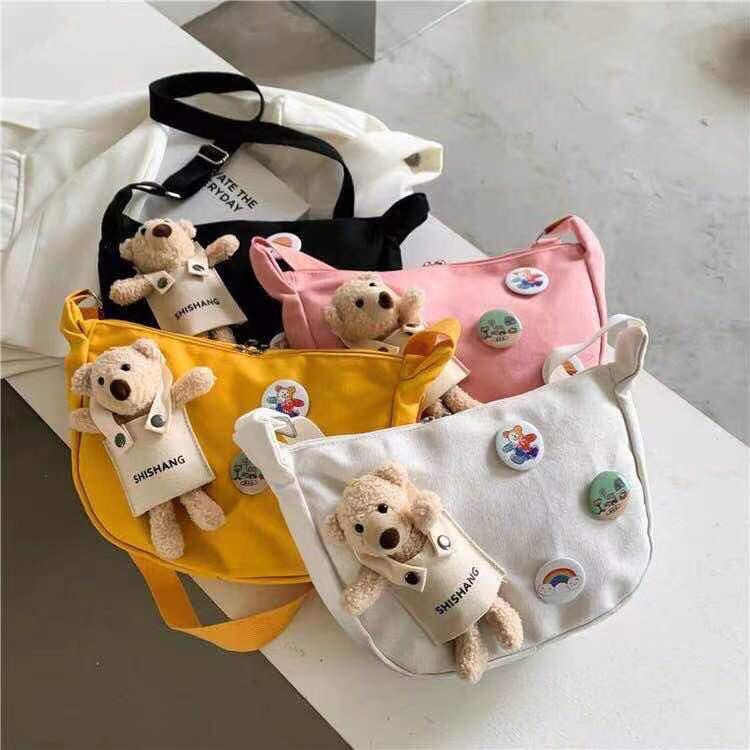 Tas Selempang Sling Messenger Bag Wanita Bahan Kanvas Boneka Bear Beruang dan Bros Lucu Janice