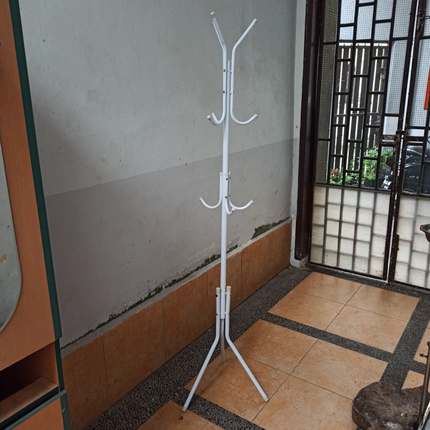Stand Hanger Gantungan Baju Topi Tas Coat Jaket Multifungsi Gantungan Berdiri Hook Besi Serbaguna