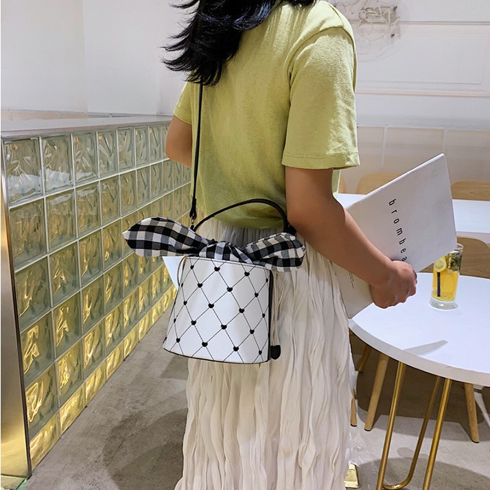 BJ43060 - BLACK/GREEN/PINK/YELLOW - TAS SLEMPANG JINJING TOTEBAG TALI RANTAI HANDBAG MODEL PITA ROUNDBAG TABUNG SYAL TAS WANITA FASHION IMPORT MODIS ELEGAN TERMURAH TERLARIS TERBARU BAGSTORE JAKARTA TAS BATAM BQ3060 CR7506 GT1830