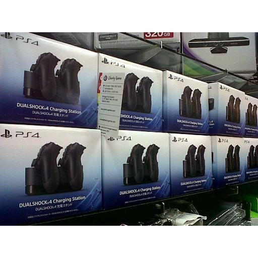 DUALSHOCK 4 CHARGING STATION (SONY) Terlaris