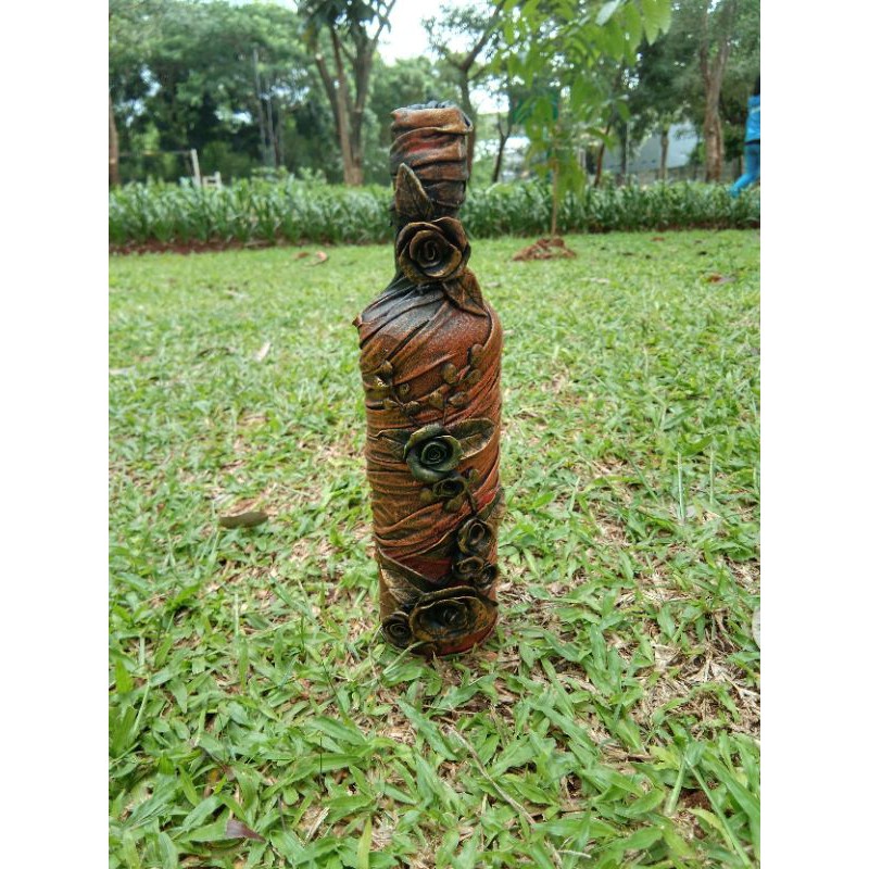 pajangan botol miras gothik