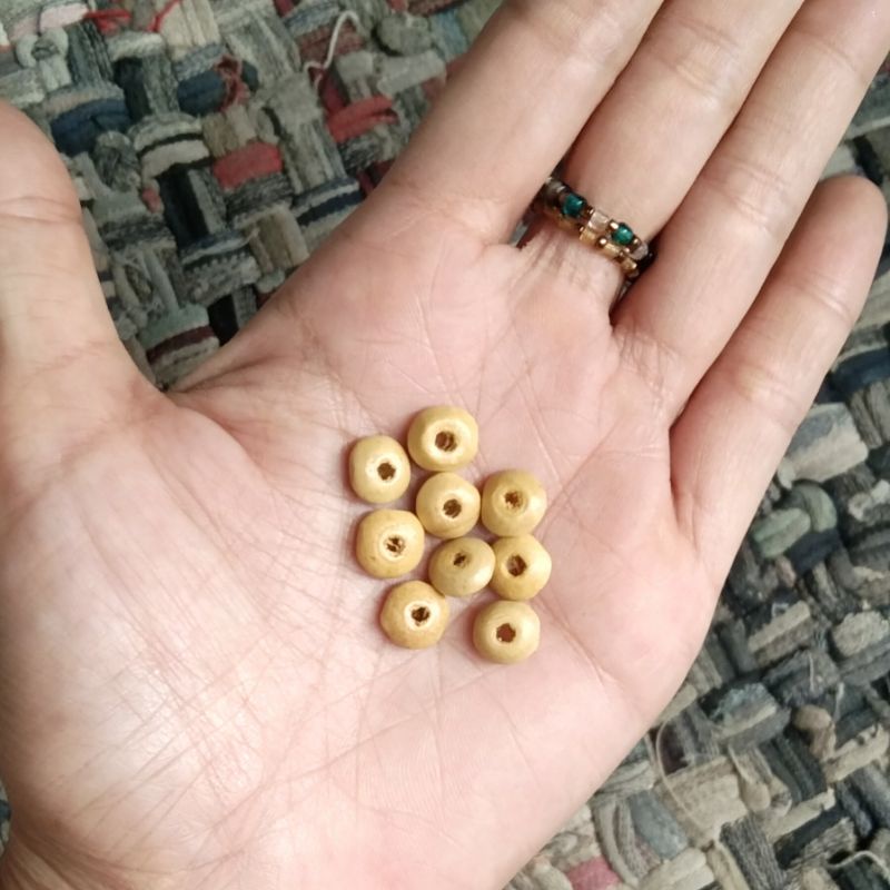 25gr manik mote kayu bulat warna natural 9mm