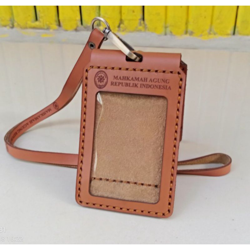 

Kalung Id Card Logo Mahkamah Agung Kulit Asli Warna Cokelat