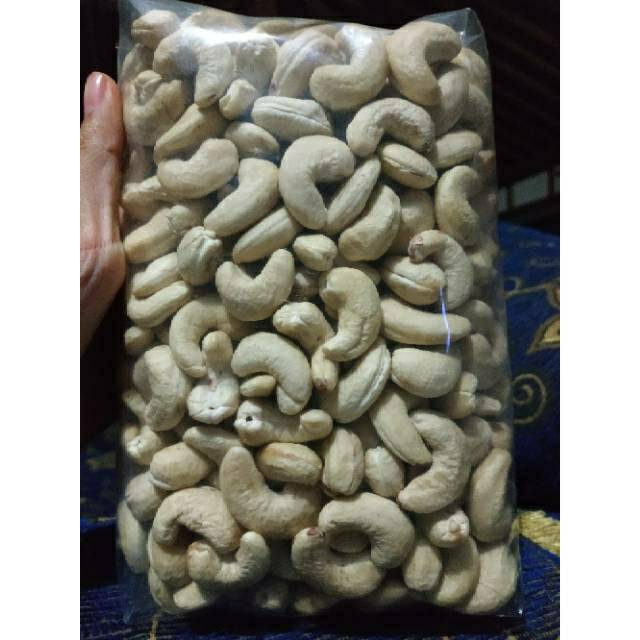 

Chasiew / kacang mete / kacang mede MENTAH