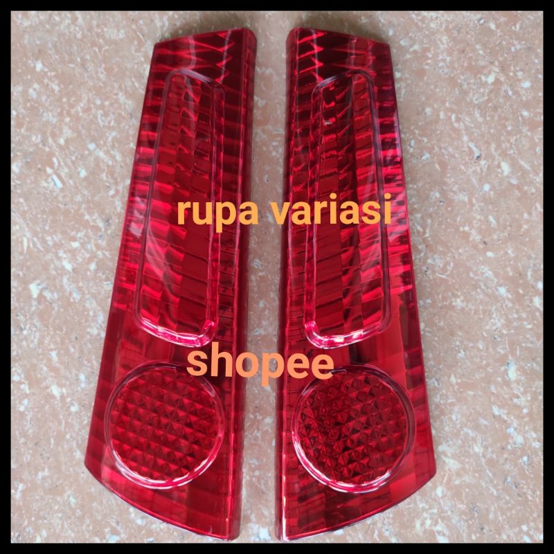 Reflektor belakang atas PINTU bagasi toyota AVANZA / XENIA 2004 sampai 2011 MERAH 2005 2008 2009 2007 2006 2010 mata kucing tempel