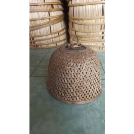 Variasi lampu dari anyaman Bambu