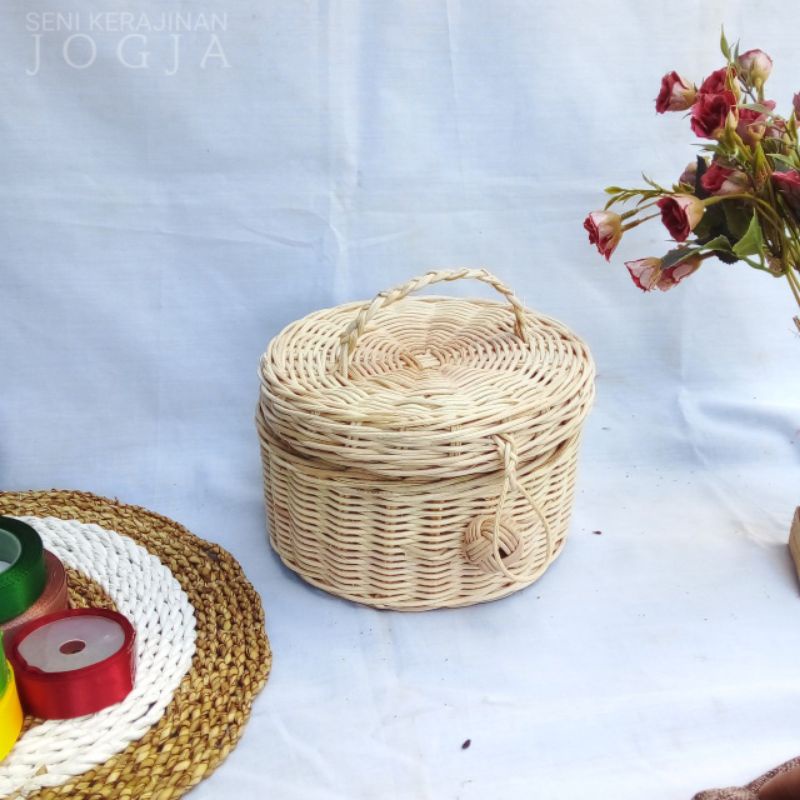 

Toples Rotan 19x12 tutup/Hadiah/Seserahan/Kado/Makanan/Wafer/Lebaran/Wadah/Hampers/Pesta/Properti/Murah/Sembako/Besek/Minyak/Parcel/Imlek/Natal/Nastar/Roti