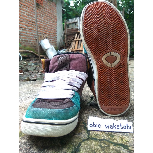 sepatu skateboard circa