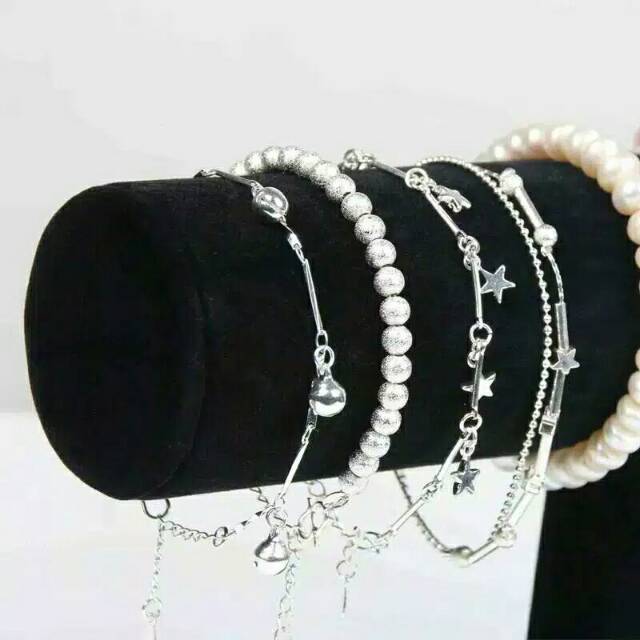 Display pajangan perhiasan gelang Emas Mutiara susun