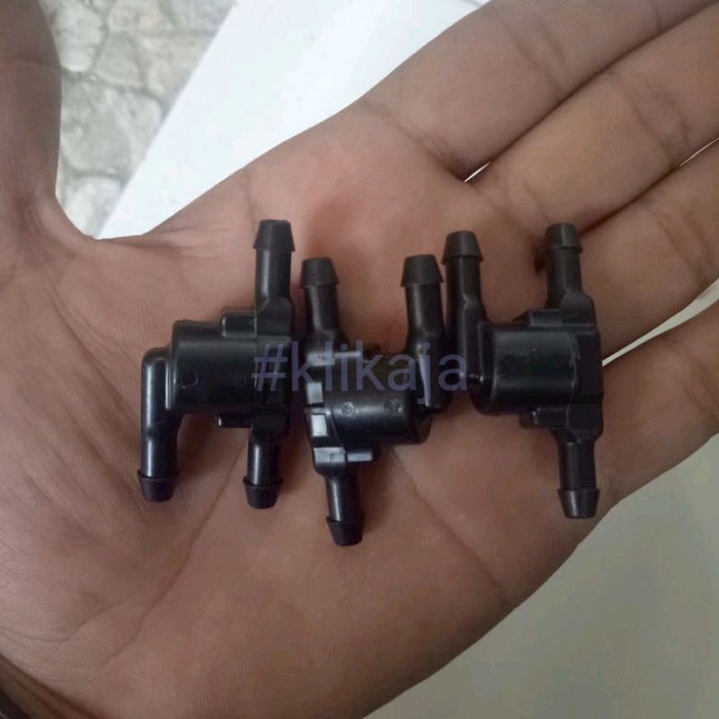 Sambungan Selang Nozel Air Cabang Tiga
