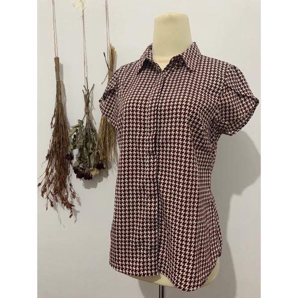 Blouse Motif Houndstood by The Executive - Preloved