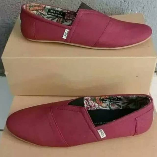 sepatu toms