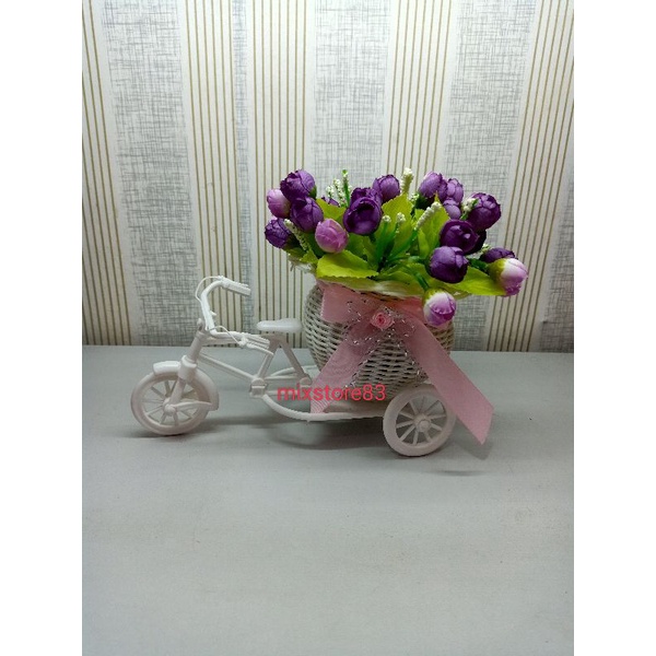 pajangan sepeda + bunga
