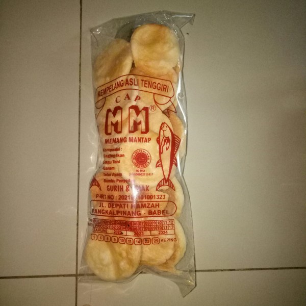 

Kerupuk Kempelang Panggang Khas Bangka Cap MM isi 23 Keping