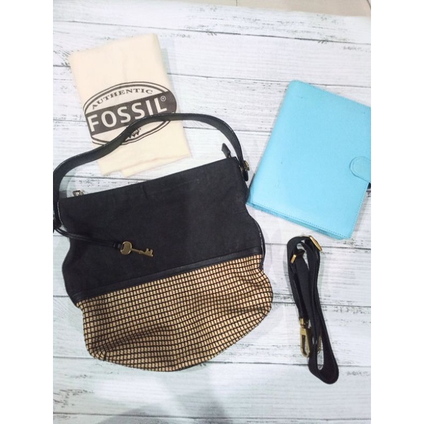 (Preloved) Tas Fossil Maya Hobo Original with Key