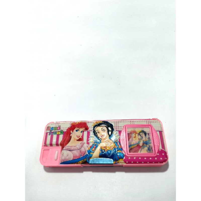 

KOTAK PENSIL MAGNET KALKULATOR SNOW WHITE DAN ARIEL
