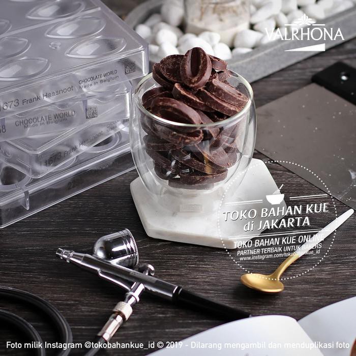 

PROMO - VALRHONA MANJARI 64% DARK CHOCOLATE 100GR COUVERTURE COKELAT BAKING