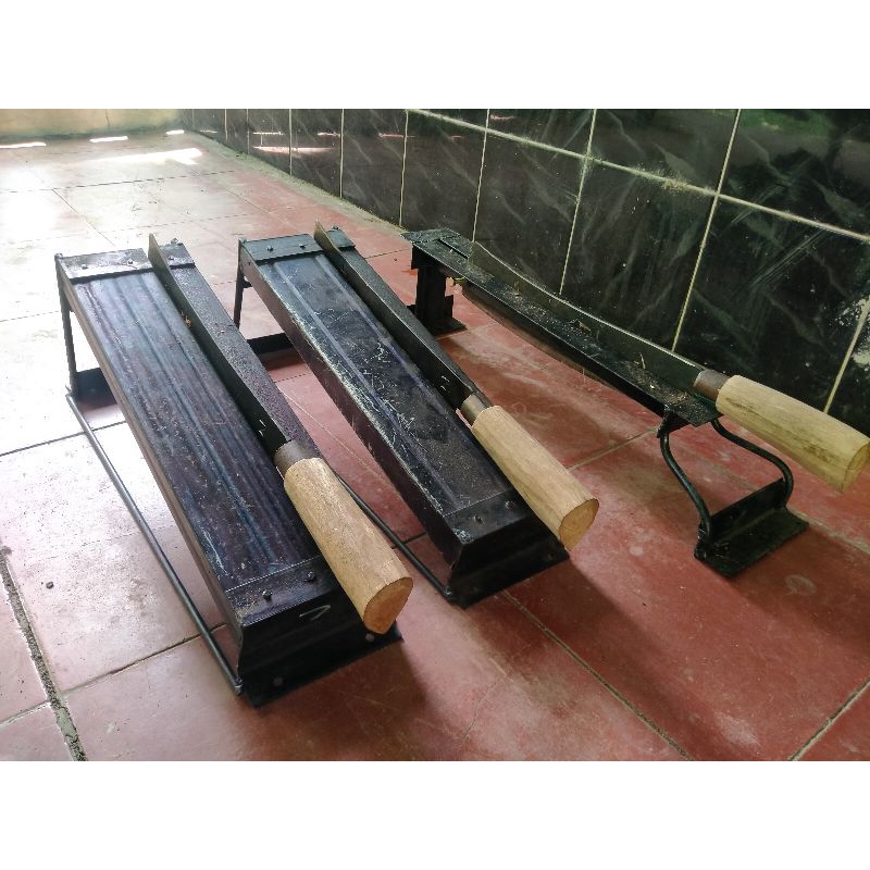 Kacip Rumput Kalajepit Pencacah Rumput Alat Pencacah Manual Rumput Pakan Sapi