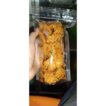 

keripik lumpia daun jeruk pedes hot 100 g