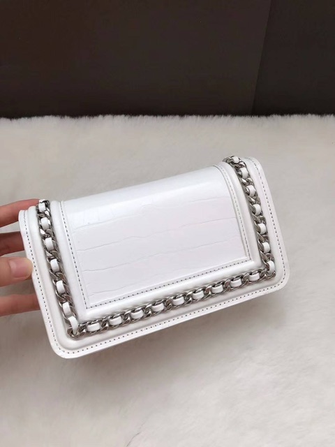 New Rimmed clutch