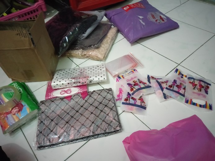 Kantong Plastik Klip Ziplock Uk 7x10 Cm .plastik Sebaguna  . Kantong Klip Murah