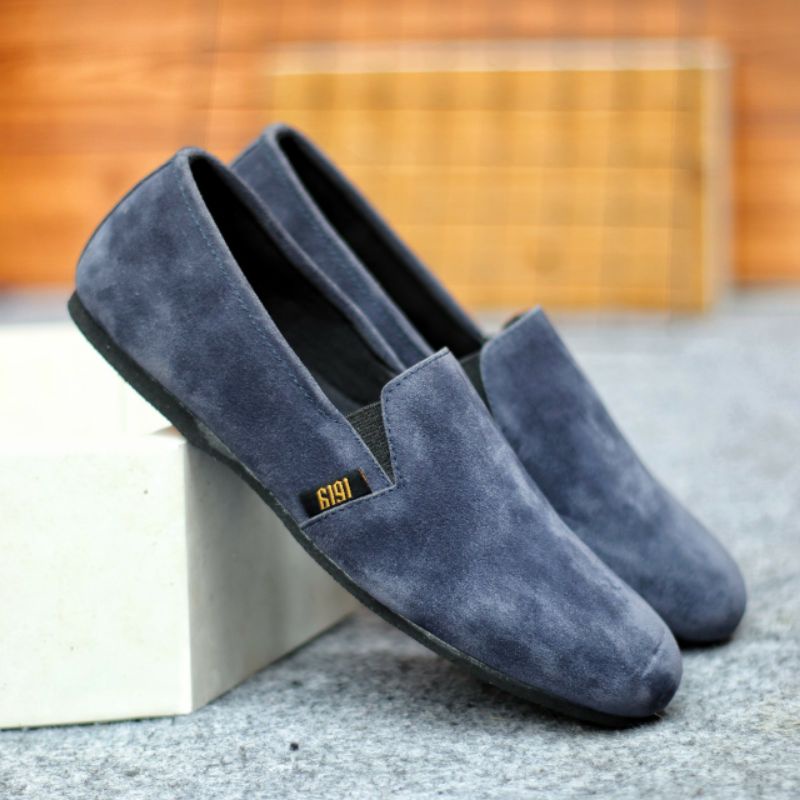 CHORD NAVY Sepatu Kasual Pria Slip On Casual Kulit Suede Selop Main Cowok Keren Trendy Slop Kerja Outdoor