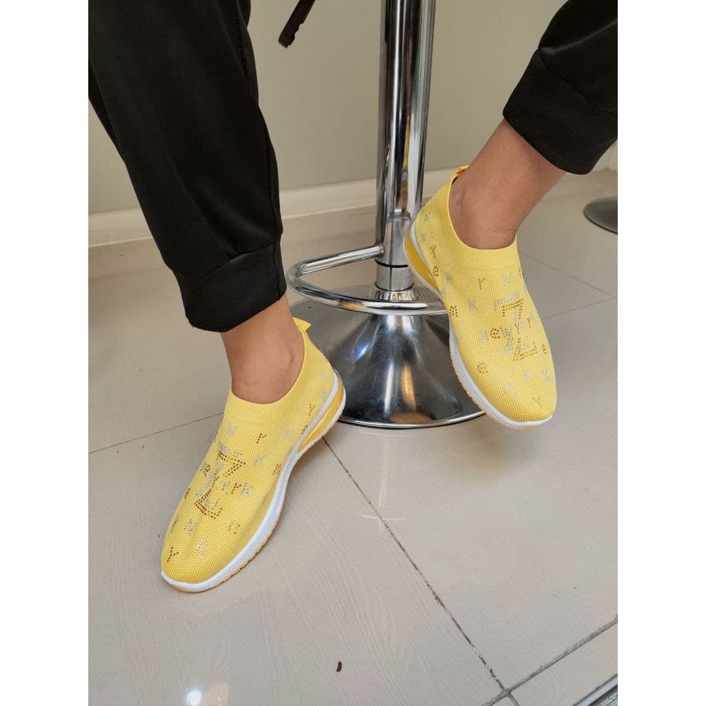 (1 KG MUAT 2PCS) T1002 Sepatu Sneakers Wanita Cantik Import-2