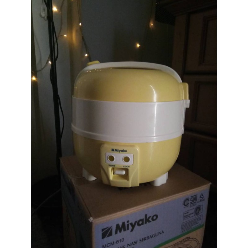 Magic Com / Rice Cooker Miyako MCM-610 1 Liter