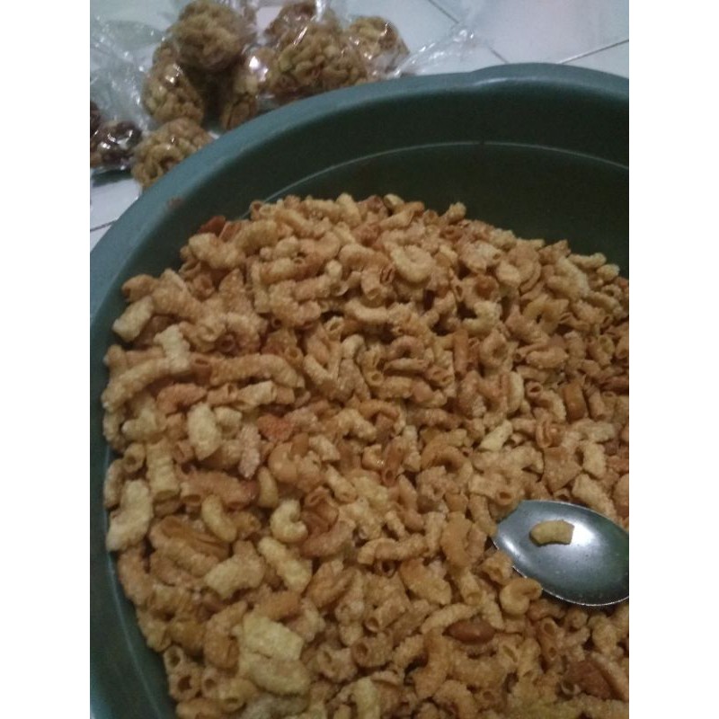 

makaroni pedas gurih
