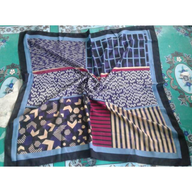 DEENAY KW motif BEVER