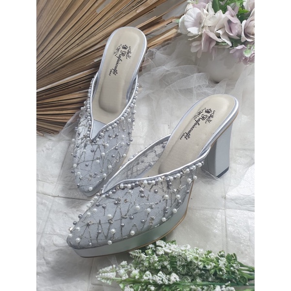 sepatu yasmika silver tinggi 9cm hak tahu