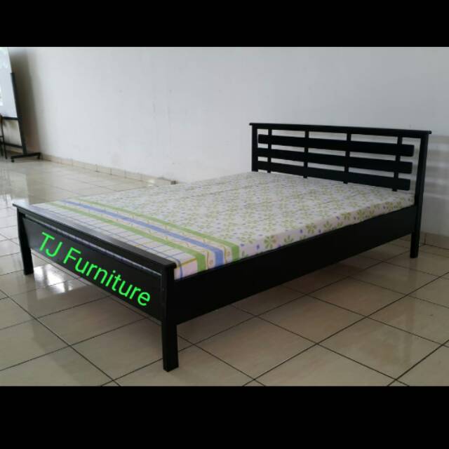  Tempat  tidur  kayu  Ranjang kayu  No  2  uk 160 x 200 