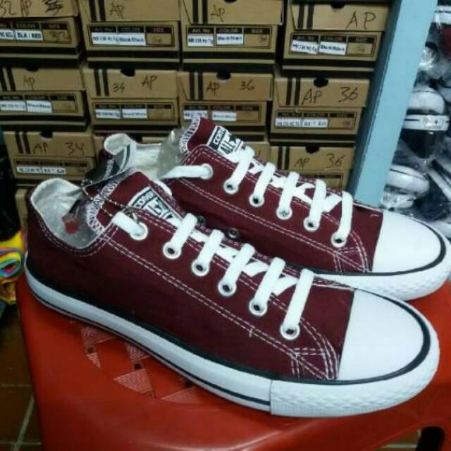 Sepatu Converse Allstars merah maroon