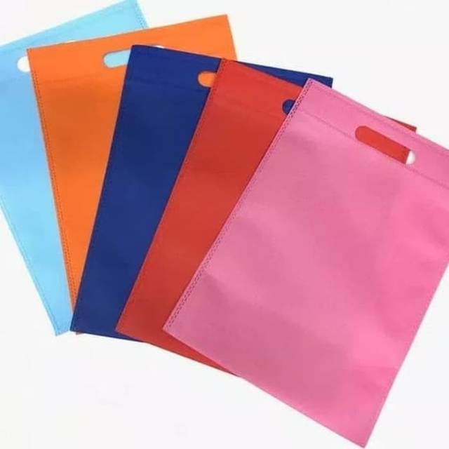 

KANTONG SPUNBOND 20x26 / TAS SPUNBOND / TAS KAIN / GOODIE BAG / OVAL 20X26