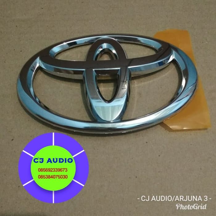 Emblem logo depan toyota Agya